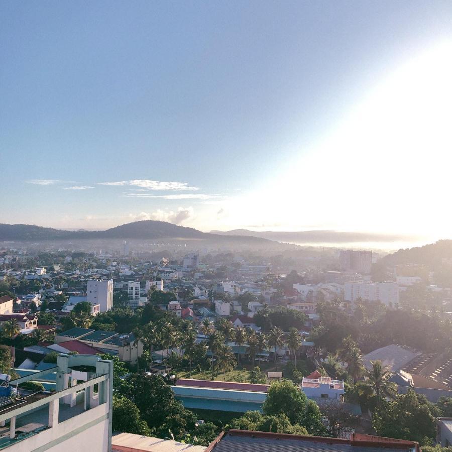 Sen Khách sạn 3*